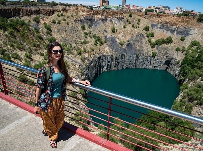 Cách di chuyển đến hố Big Hole