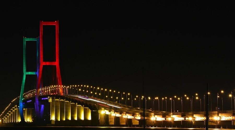 Cầu Suramadu, cây cầu dài nhất Indonesia