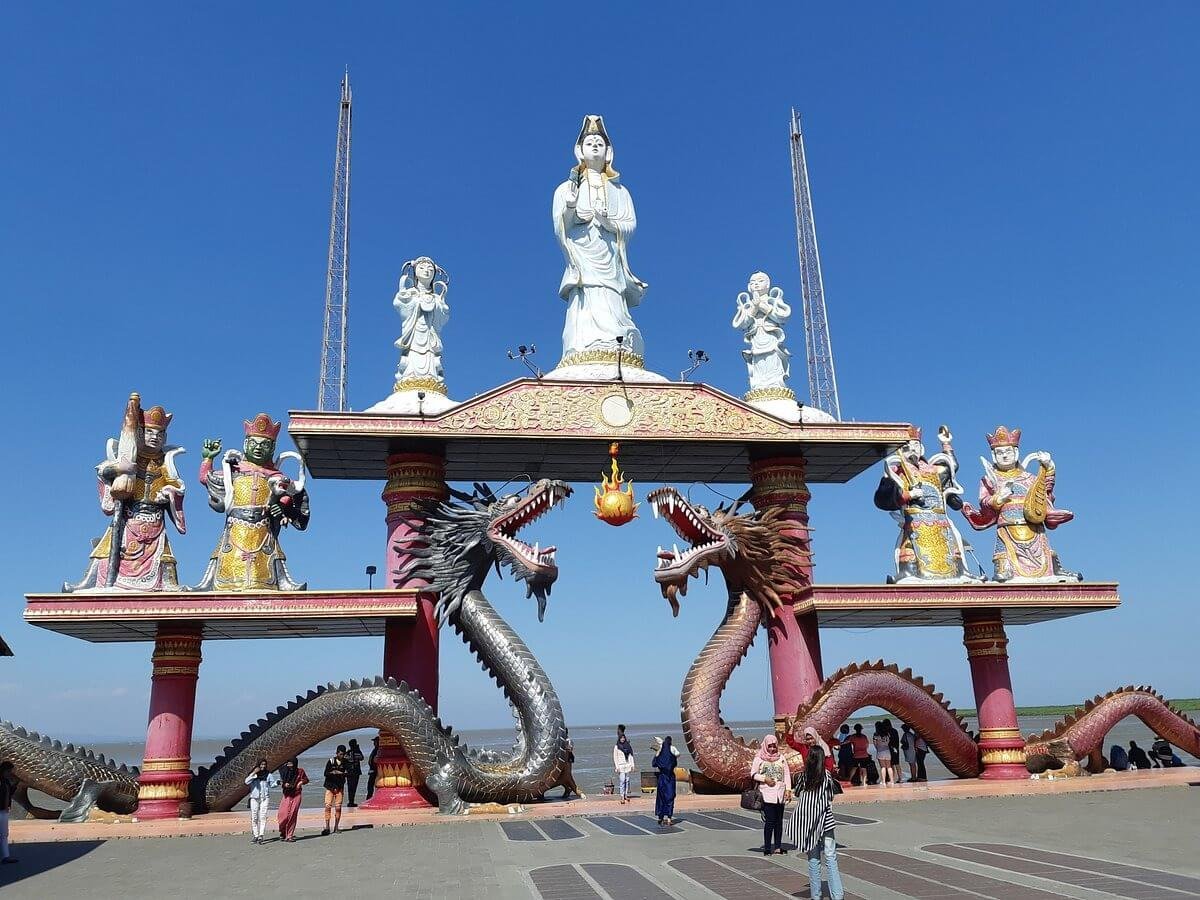 Công viên bãi biển Kenjeran