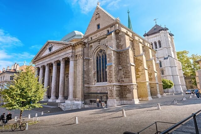 Du lịch Geneva: Tham quan Nhà thờ St. Pierre (St. Pierre Cathedral)