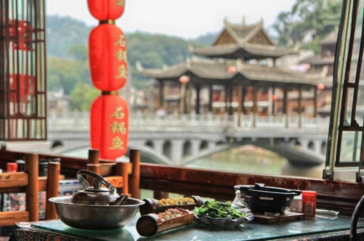 Lưu ý về ẩm thực khi đi du lịch tại phượng hoàng cổ trấn