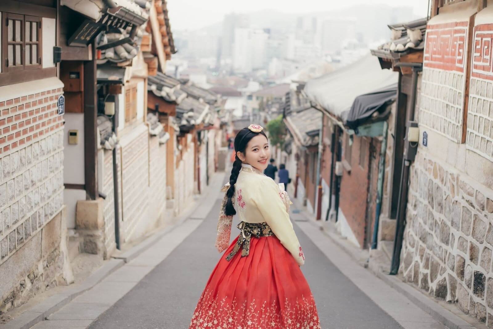 Mặc Hanbok Ở Làng cổ Bukchon Hanok