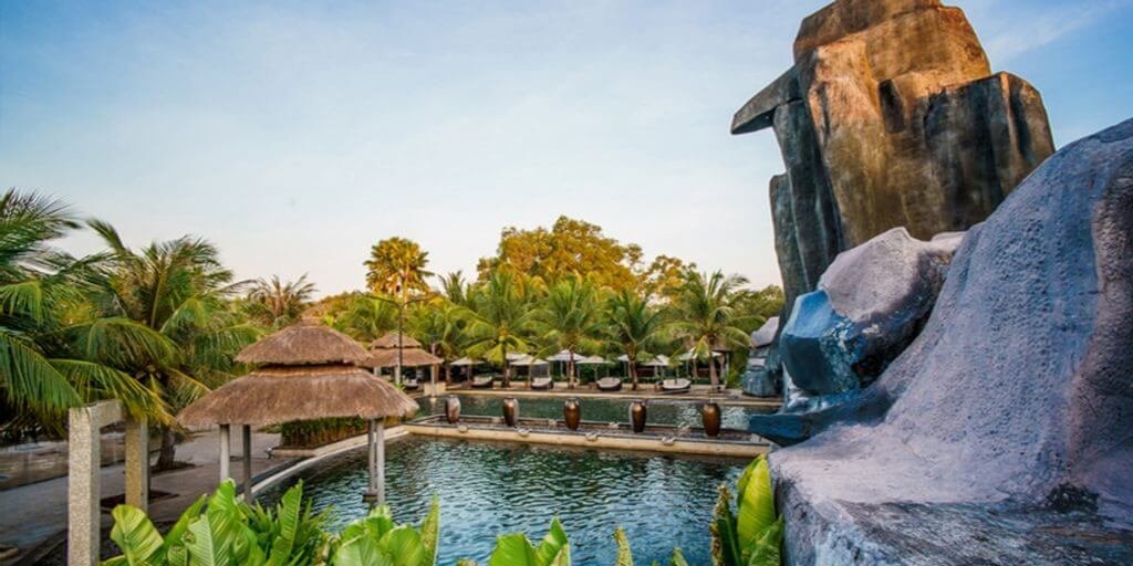 Suối nước nóng Bình Châu