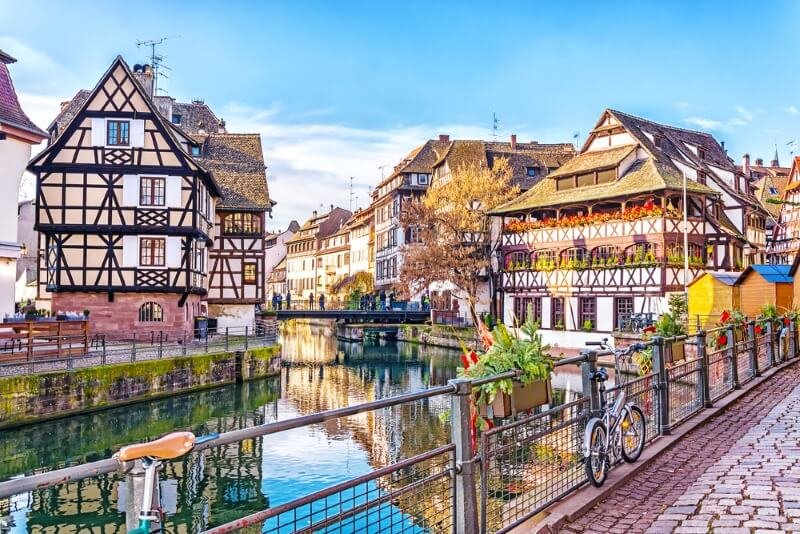 La Petite France: Khu phố cổ đẹp nhất Strasbourg, Pháp 1 Vị trí của khu phố cổ La Petite France