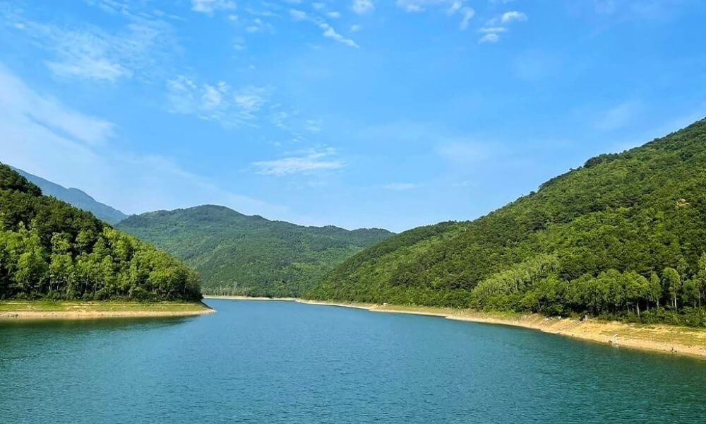 Chỗ Chơi Vĩnh Phúc: Hồ Xạ Hương