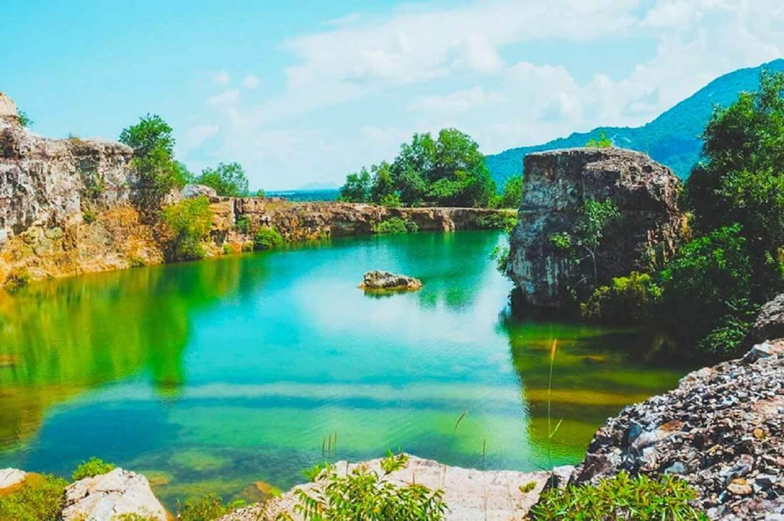 Hồ Đá Đồi Tà Pạ ở đâu?
