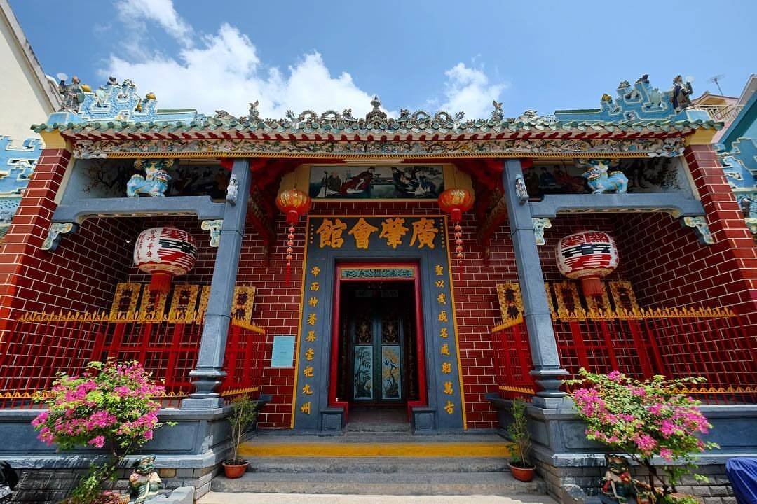 Tham quan chùa Ông Cần Thơ