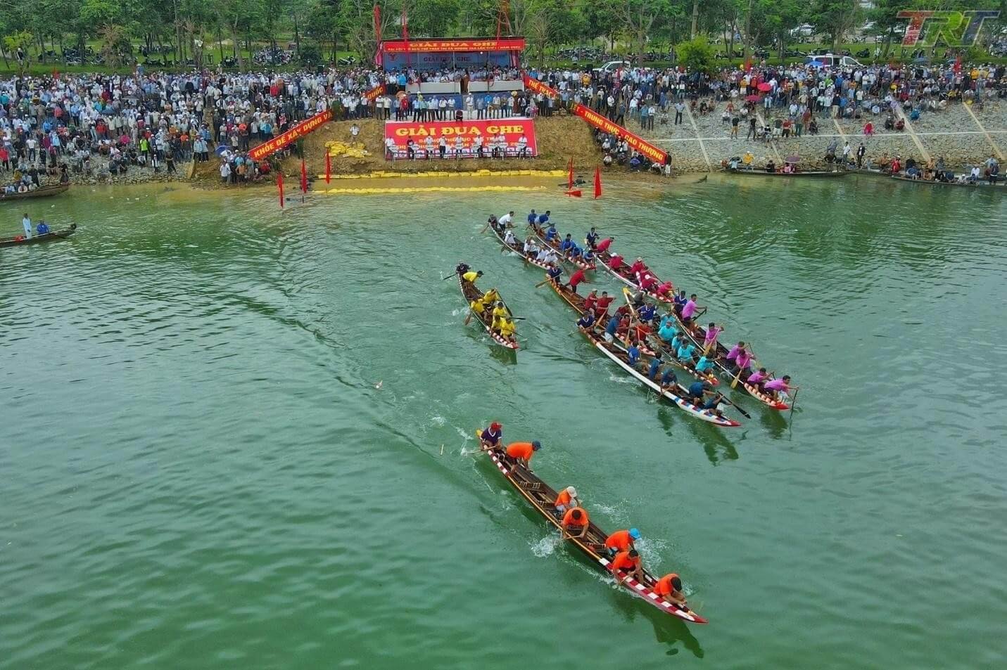 Thời gian và địa điểm tổ chức lễ hội đua ghe ở Huế
