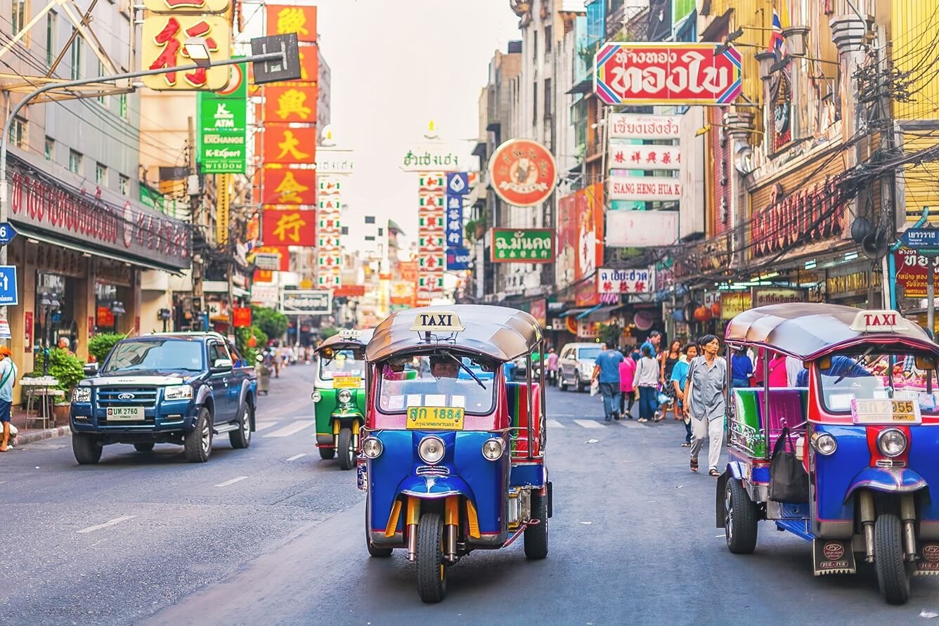 Kinh nghiệm đi Thái Lan 5 ngày 4 đêm: Lịch trình chi tiết, chi phí và lưu ý 4 Trải nghiệm xe tuk tuk tại Bangkok