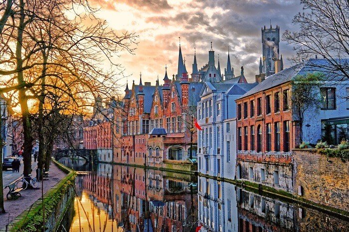 các địa danh nổi tiếng ở châu âu: Thị trấn cổ Bruges, Bỉ