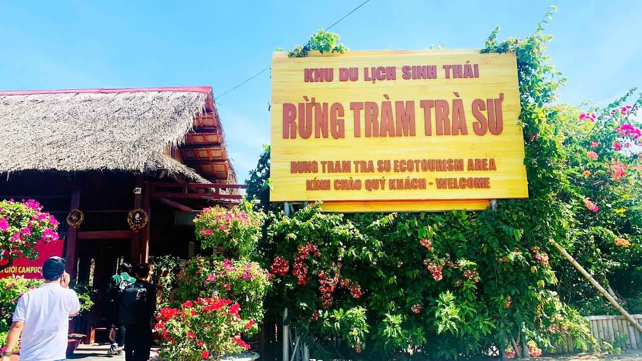Khu du lịch rừng Tràm Trà Sư