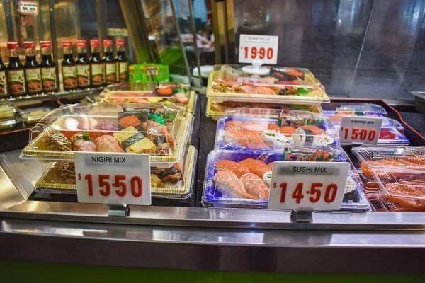 Chợ Cá Sydney: Kinh Nghiệm Tham Quan, Ăn Hải Sản Tươi 6 set sushi tươi
