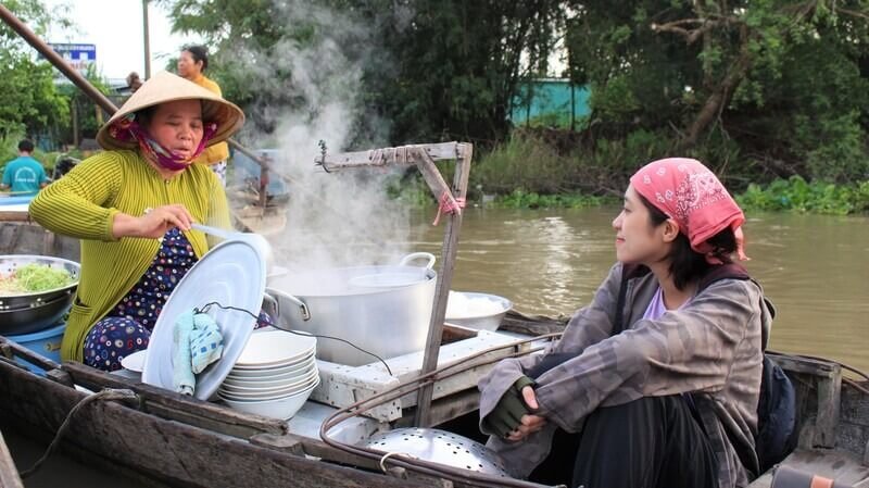 Ăn sáng trên thuyền tại chợ nổi Cần Thơ