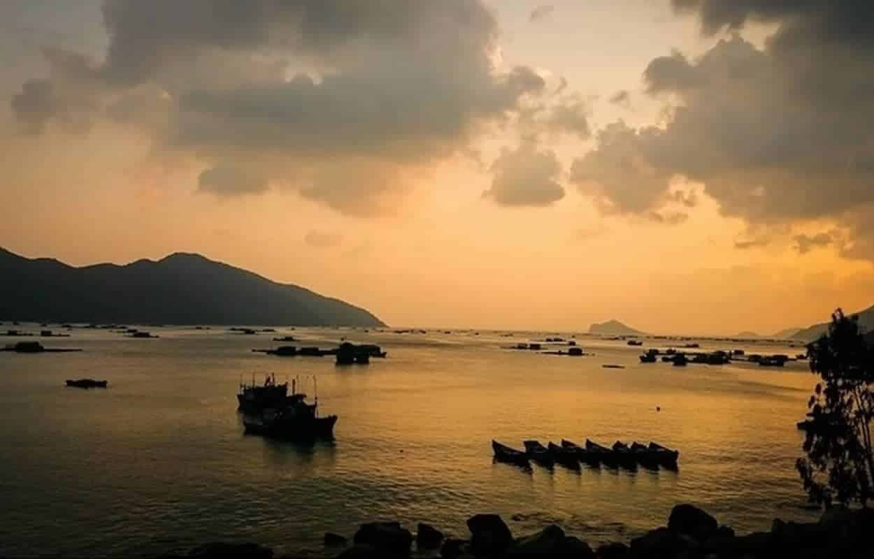 Trải nghiệm "chill" cùng hoàng hôn tuyệt đẹp ở Vịnh Vũng Rô