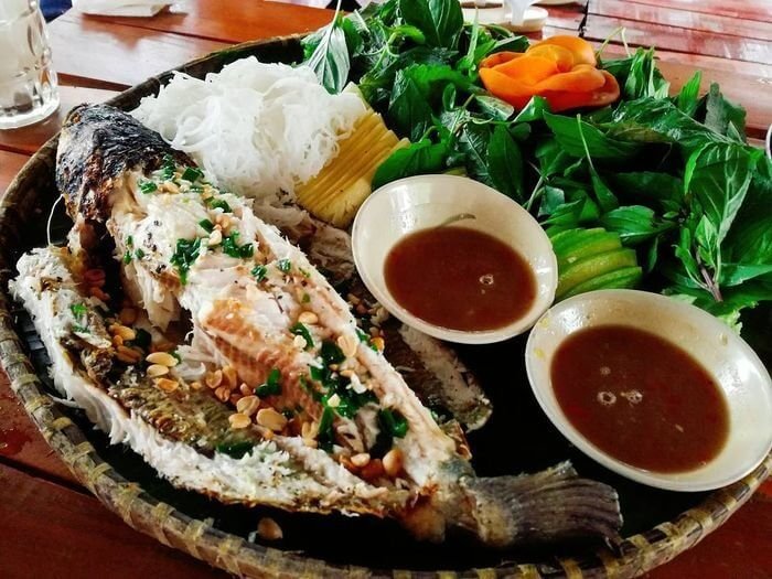 cá lóc nướng trui chấm mắm me