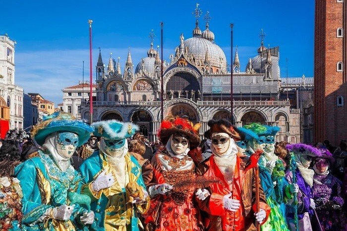 Khám Phá Lễ Hội Hóa Trang Venice Italy Đầy Màu Sắc