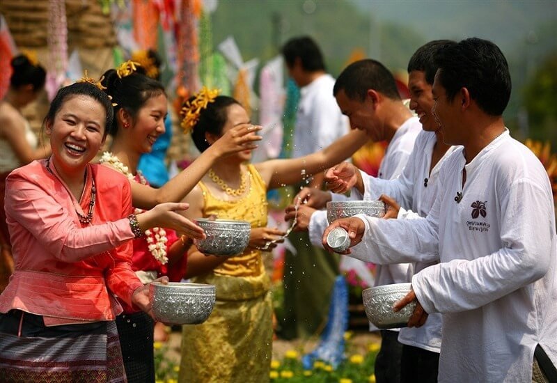 le hoi te nuoc lao 5