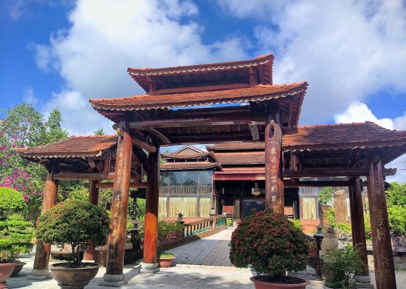 Làng cổ Phước Lộc Thọ