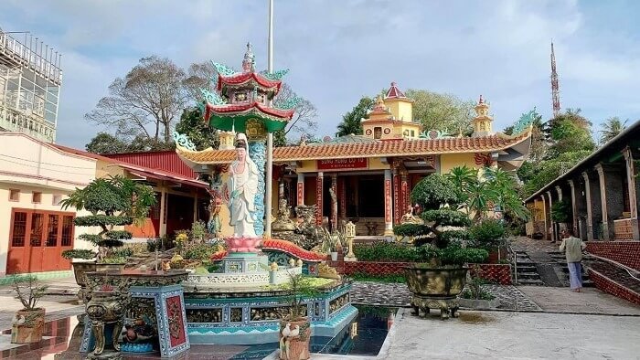 Phú Quốc có gì đặc biệt: Chùa Sùng Hưng