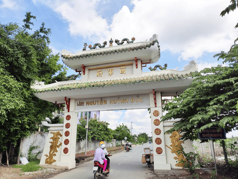 Lăng Nguyễn Huỳnh Đức