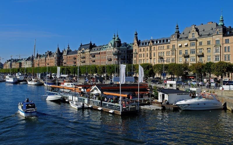 Thả mình trên thuyền ngắm cảnh đẹp thủ đô Stockholm, Thụy Điển