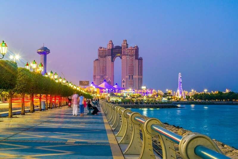 Thủ đô UAE Có Gì Hấp Dẫn? Khám Phá Abu Dhabi Đầy Quyến Rũ