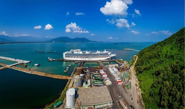 Cách di chuyển đến bãi biển Chân Mây