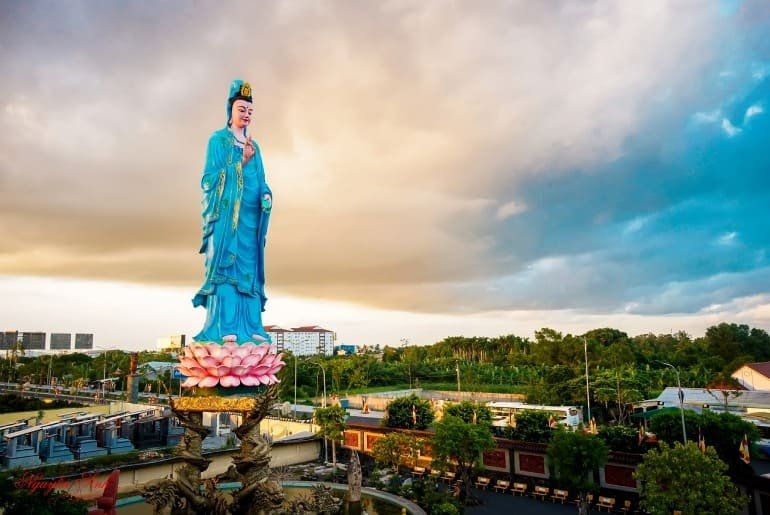 Chùa Phật Ngọc Xá Lợi Vĩnh Long